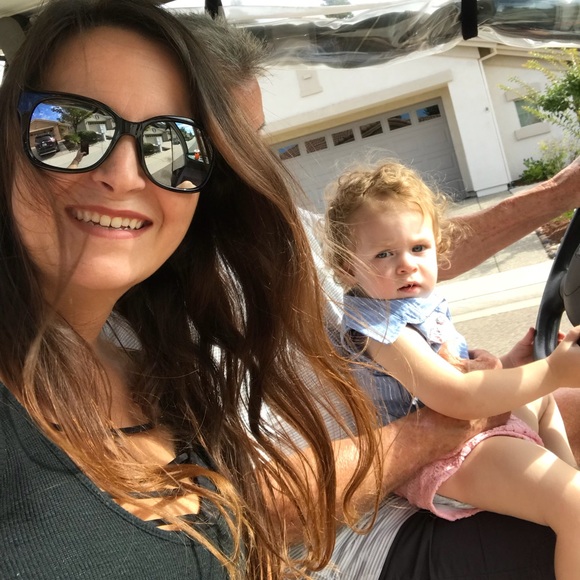 Meet your Posher, Cassandra - Picture 4 of 4